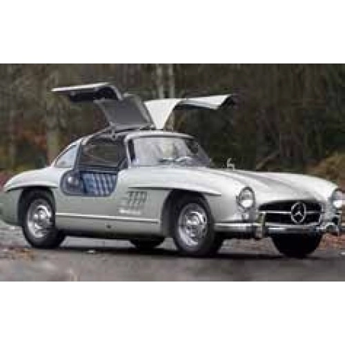 1:24 MERCEDES BENZ 300 SL GULLWING 1:24