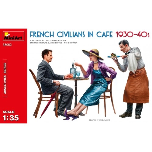 1:35 French Civilians in Cafe 1930-40s 1:35